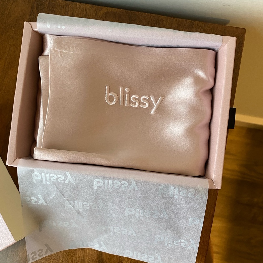 Brand New Blissy Silk pillowcase